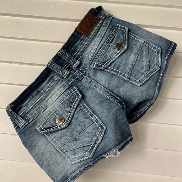 BKE Stella Shorts - Picture 3 of 7